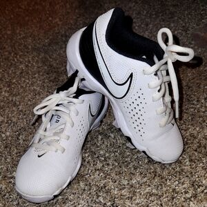 Nike vapor youth size 12C boys white and black baseball cleats.